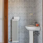 Guesthost - Parco Ducale Duplex With Parking *