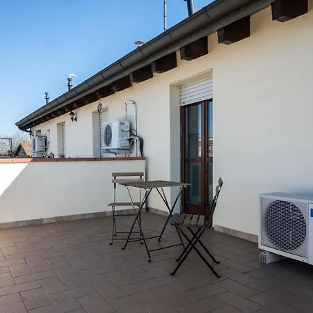 Apartman Guesthost - Parco Ducale Duplex With Parking *