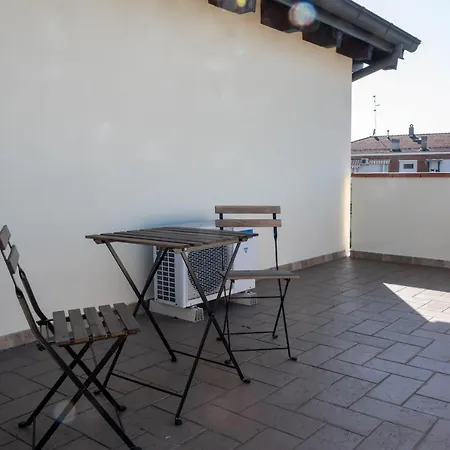 Guesthost - Parco Ducale Duplex With Parking Apartment Parma