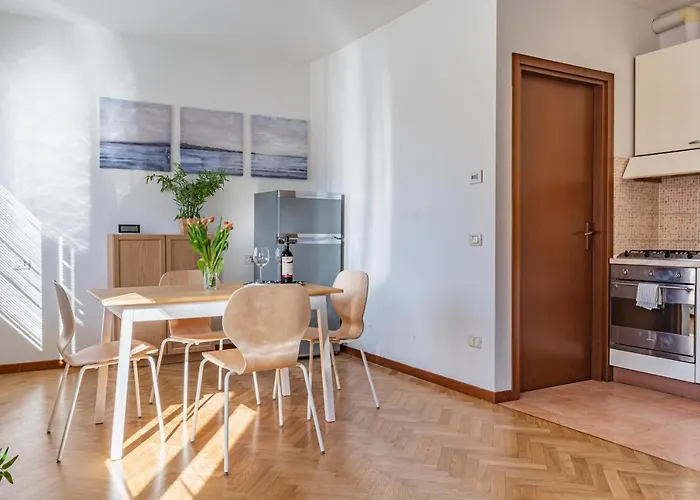 Guesthost - Parco Ducale Duplex With Parking Apartamento *