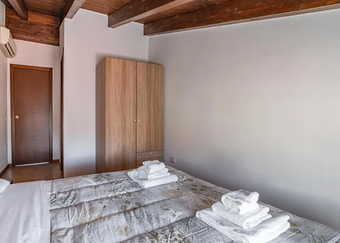 Apartamento Guesthost - Parco Ducale Duplex With Parking