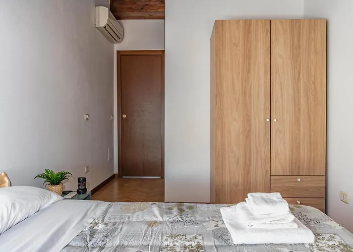 Guesthost - Parco Ducale Duplex With Parking *